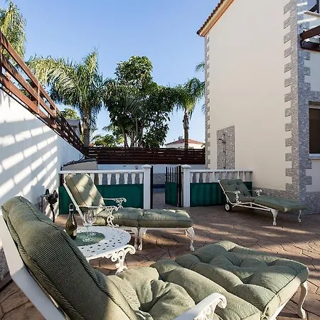 Bed & Breakfast Nissi B&B
