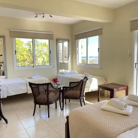 Nissi B&B