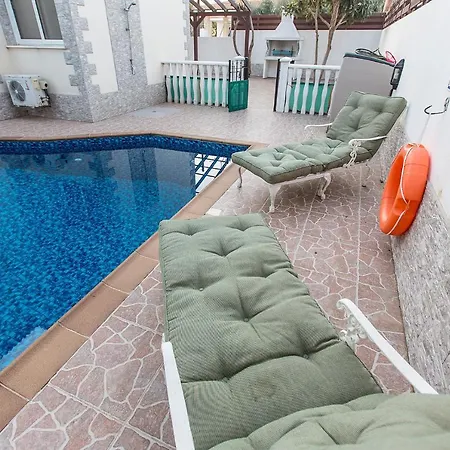 Nissi B&B Bed & Breakfast